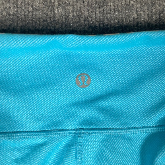 Lululemon Aqua Blue Capri Leggings Athleisure Athletic Pants Womens Size 8 Med - Picture 4 of 8